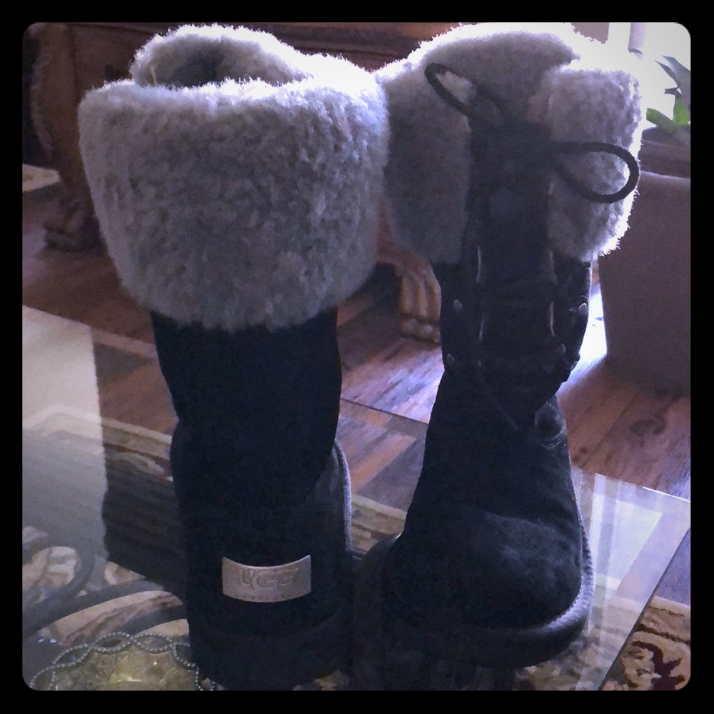 UGG BOOTS Size 6